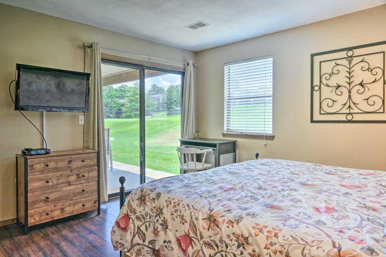 Apartmán Pet-Friendly Branson Retreat With Pool And Golf Access Exteriér fotografie