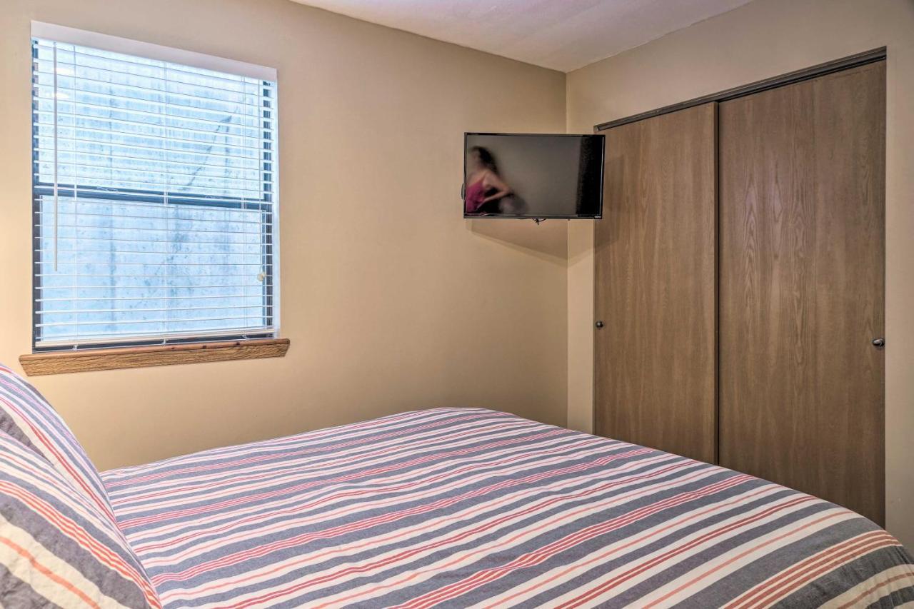 Apartmán Pet-Friendly Branson Retreat With Pool And Golf Access Exteriér fotografie